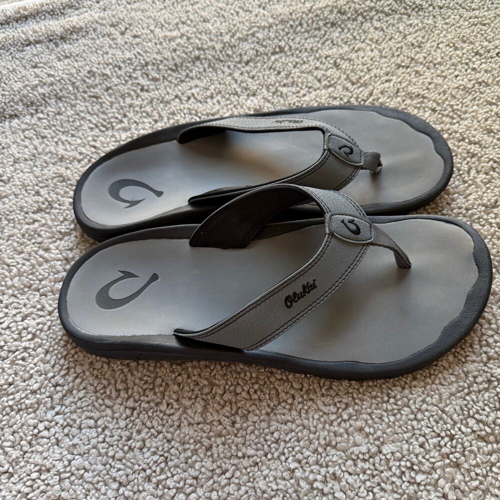 Olukai Men’s Ohana Stone Gray Synthetic Flip Flop Sandals Size 12